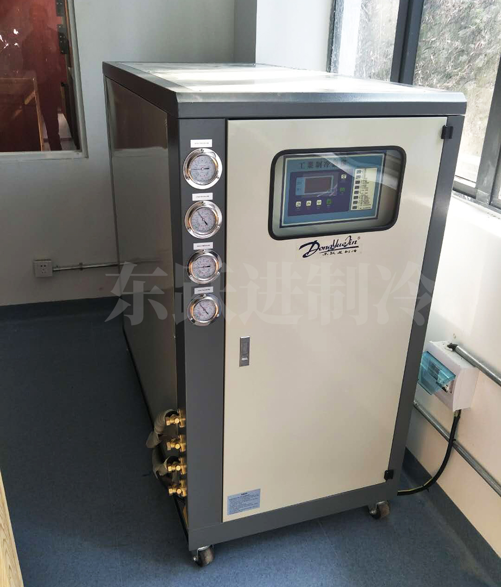 分體式冷水機(jī) 分體式冷水機(jī)